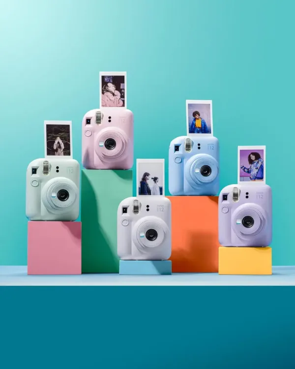 Fujifilm instax mini 12 Pastel Blue - Macchina Fotografica Istantanea, Specchietto Selfie e Modalità Close Up, Esposizione Automatica, Design Pop, Dimensioni Stampa 86 mm x 54 mm - Articolo nuovo con confezione aperta (non sigillata) - immagine 7